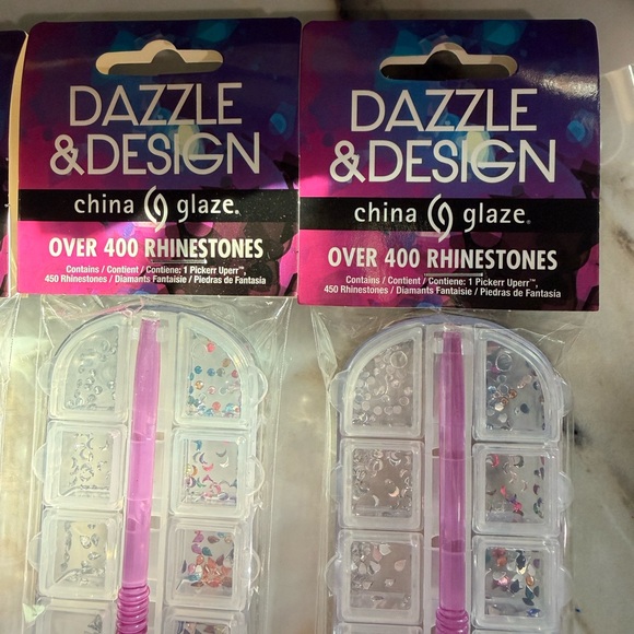 Fingernail Rhinestone Set - Picture 3 of 3